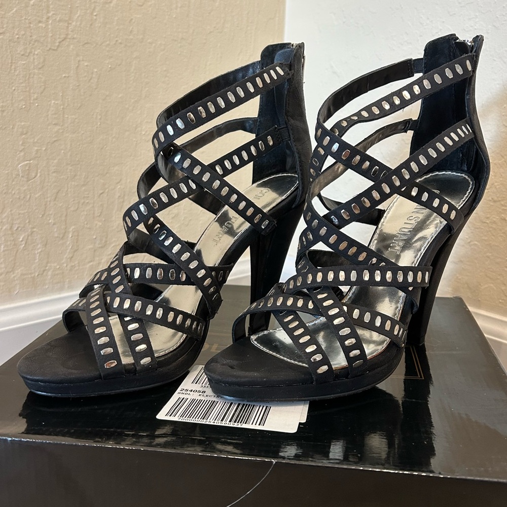◼️3xHP◼️Edgy Black Studded Strappy Heels EUC